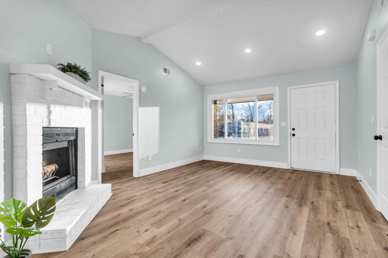 106 Teddy Court Photo 8