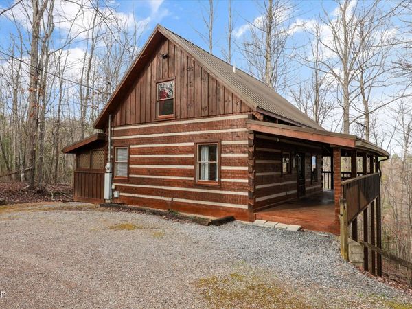 1128 Oak Court, Gatlinburg, TN 37738