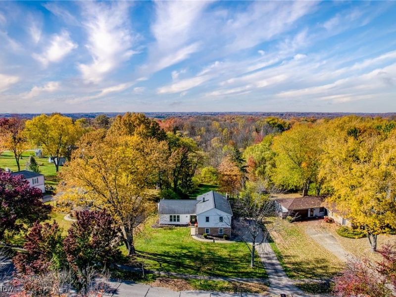 830 S Parkview Drive, Aurora, OH 44202 Photo 3