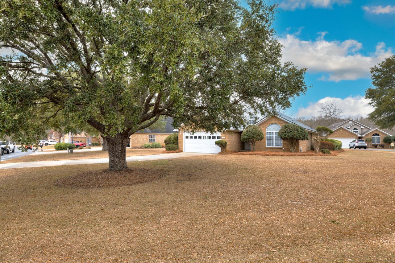 136 Ridge Lake Drive Photo 2