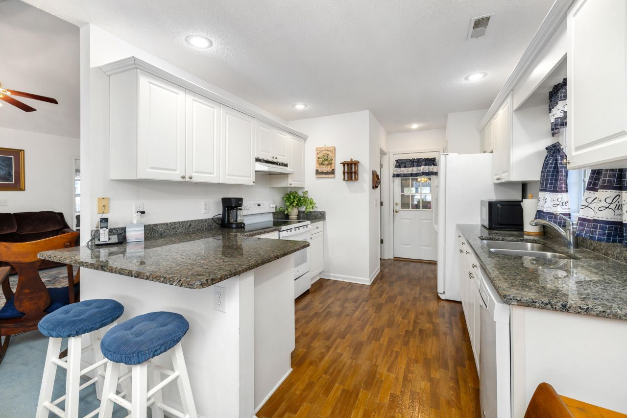 136 Ridge Lake Drive Photo 22