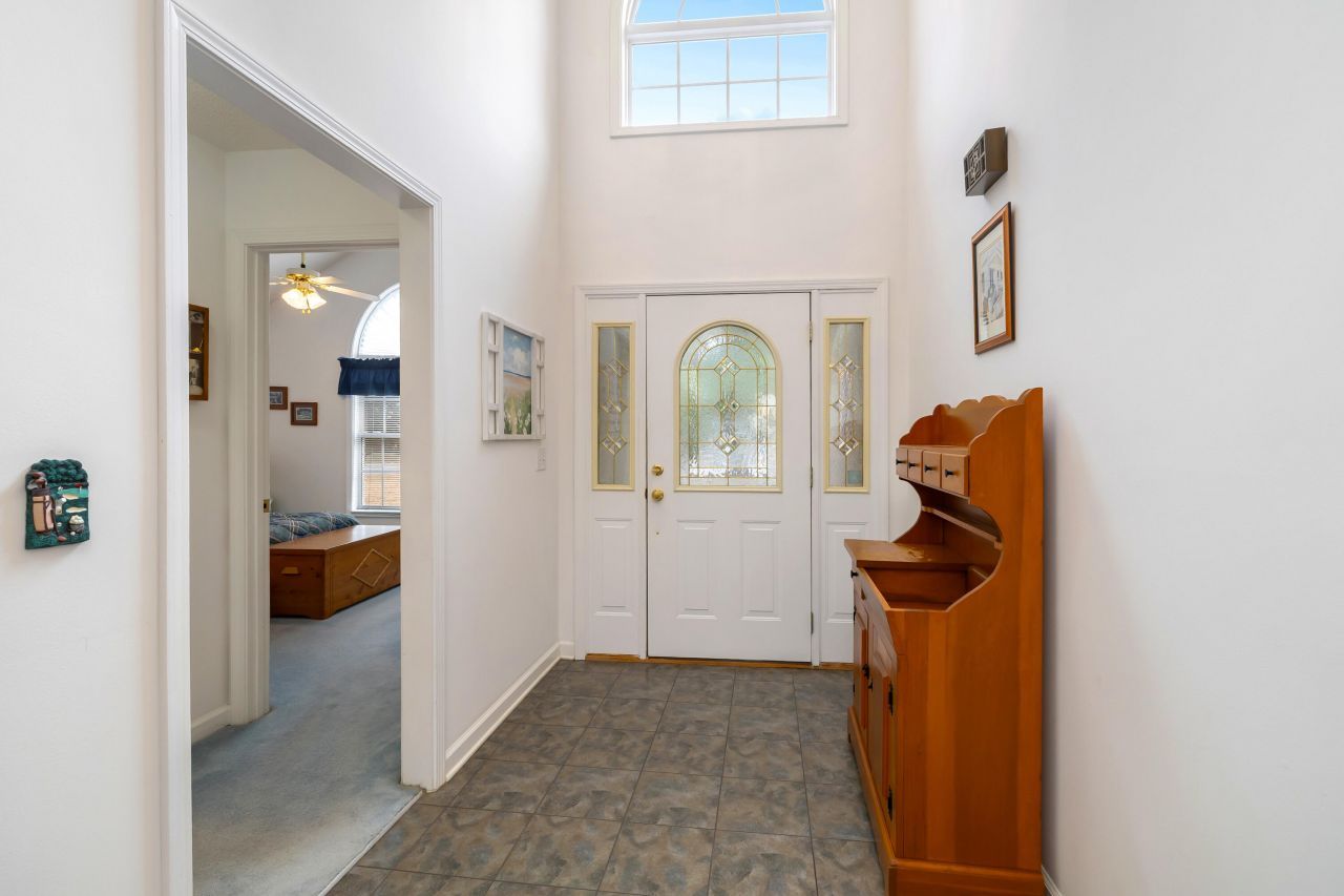 136 Ridge Lake Drive Photo 9