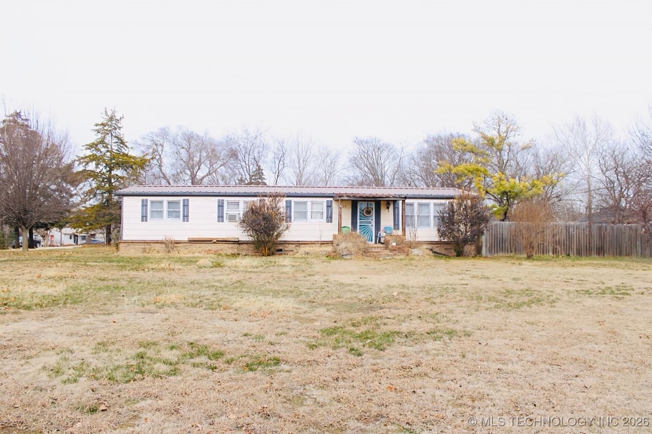 208 SW 5th Street, Kingston, OK 73439 Main Photo