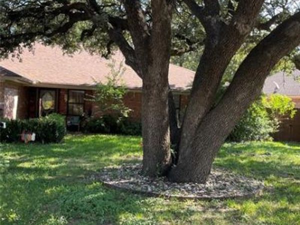 1809 N Cypress Avenue, Stephenville, TX 76401