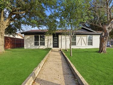 8949 Shorelark Drive, Dallas, TX 75217