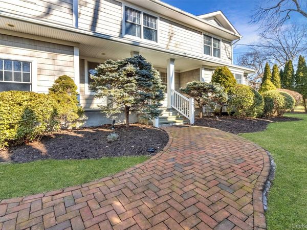 435 Luptons Point Road, Mattituck, NY 11952