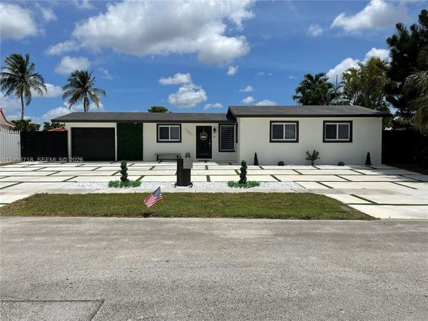 17831 NW 84th Ct, Miami, FL 33015