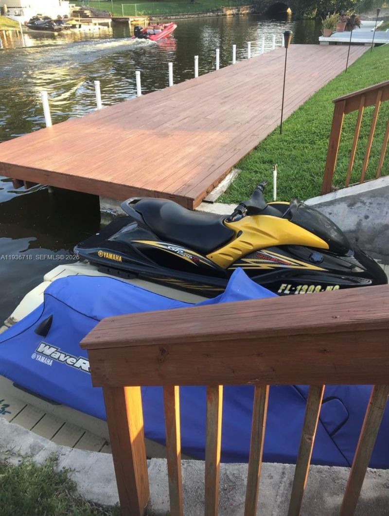 17831 NW 84th Ct, Miami, FL 33015 Photo