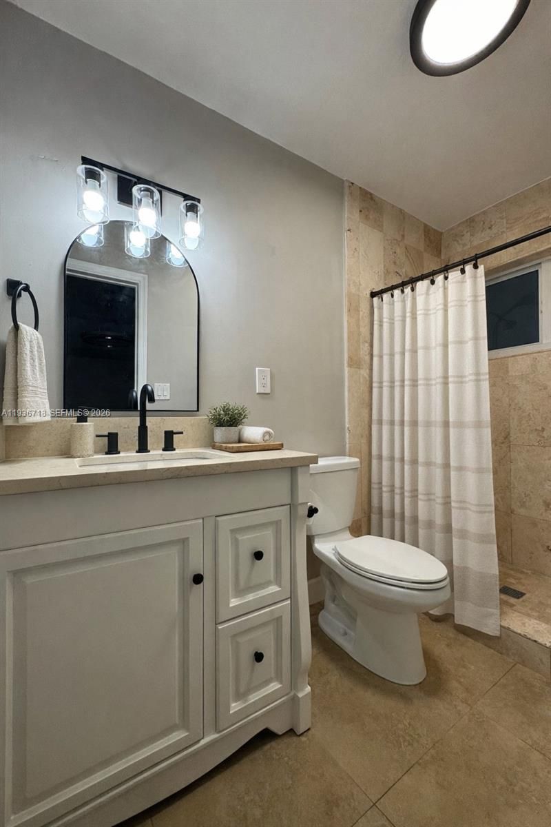 17831 NW 84th Ct, Miami, FL 33015 Photo