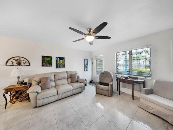 15610 NE 6th Ave, Unit 9B, Miami, FL 33162