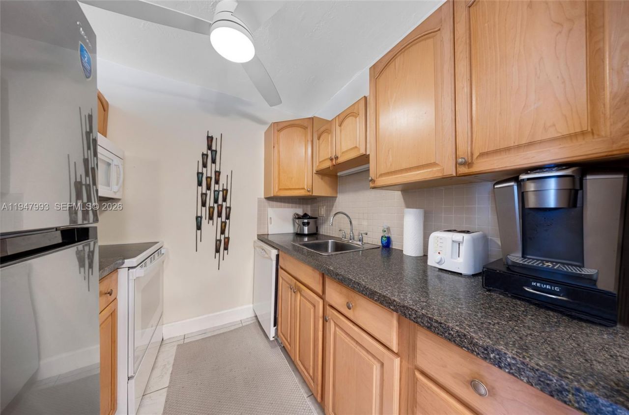 15610 NE 6th Ave, Unit 9B, Miami, FL 33162 Photo