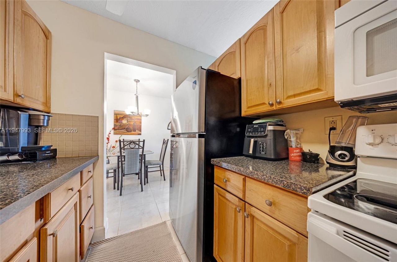 15610 NE 6th Ave, Unit 9B, Miami, FL 33162 Photo