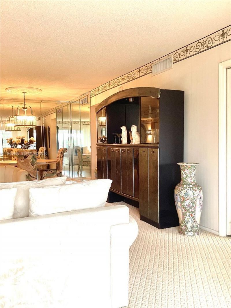 3300 N Palm Aire Dr, Unit 504, Pompano Beach, FL 33069 Photo