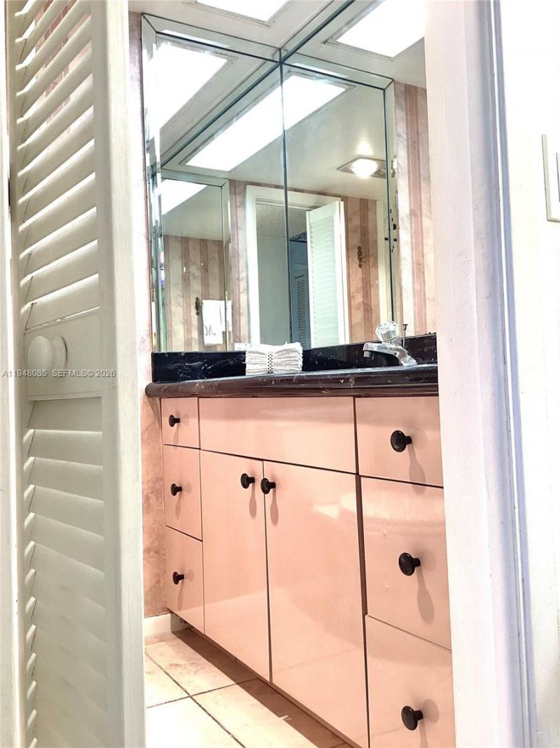 3300 N Palm Aire Dr, Unit 504, Pompano Beach, FL 33069 Photo