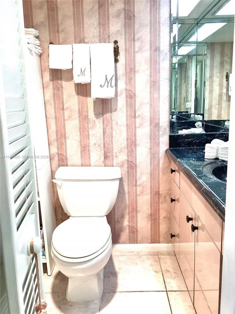 3300 N Palm Aire Dr, Unit 504, Pompano Beach, FL 33069 Photo