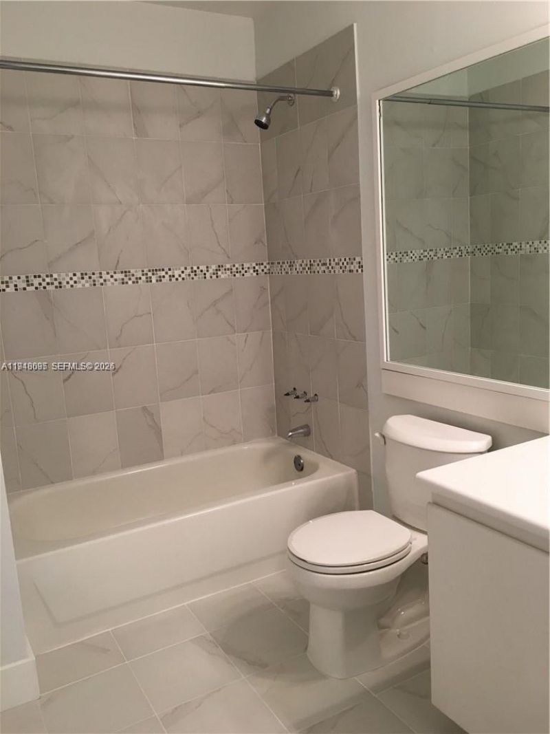 561 Racquet Club Rd, Unit 21, Weston, FL 33326 Photo