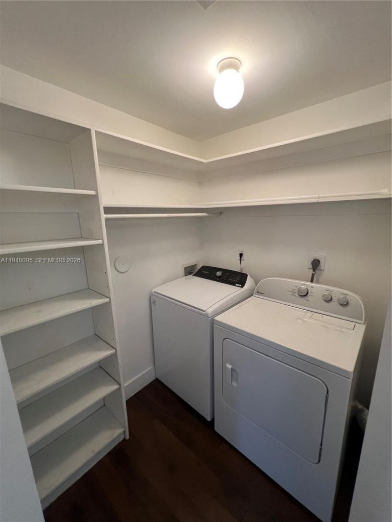 561 Racquet Club Rd, Unit 21, Weston, FL 33326 Photo
