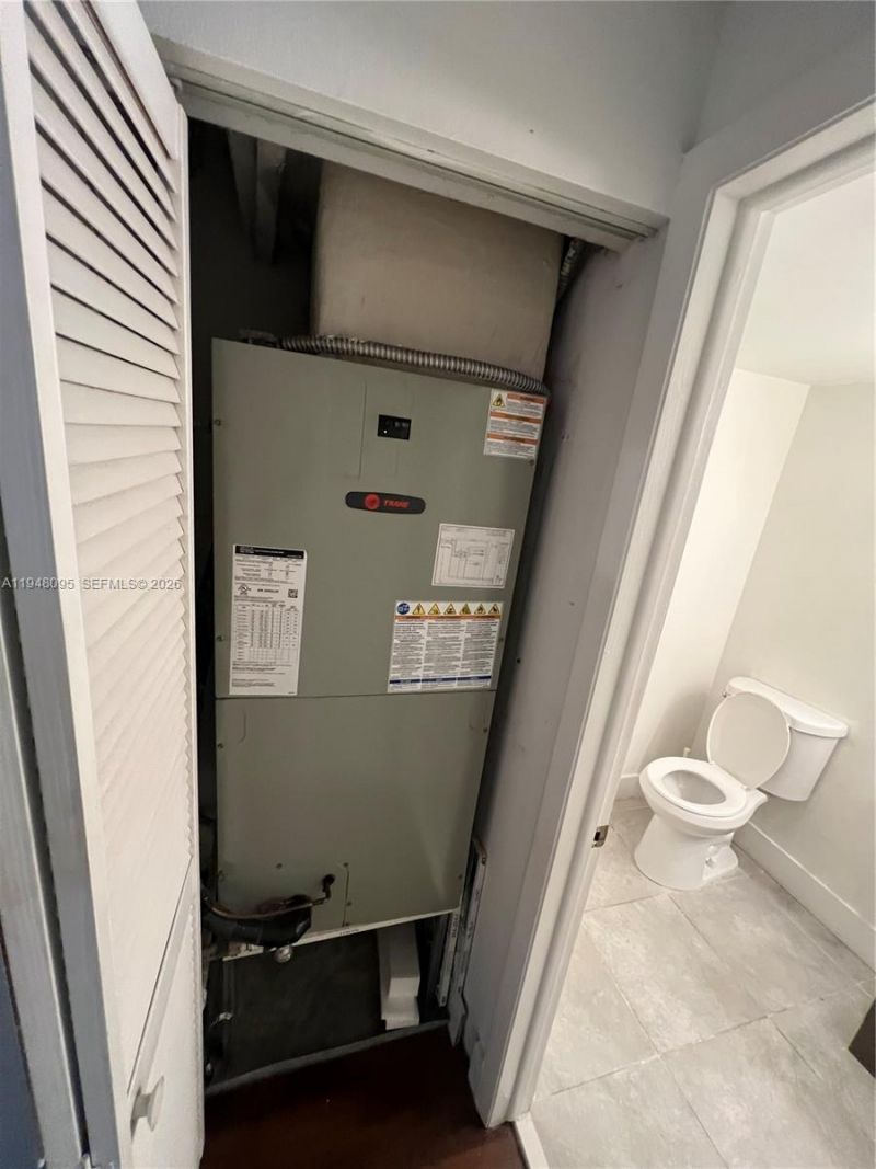 561 Racquet Club Rd, Unit 21, Weston, FL 33326 Photo