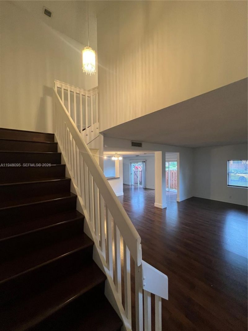 561 Racquet Club Rd, Unit 21, Weston, FL 33326 Photo