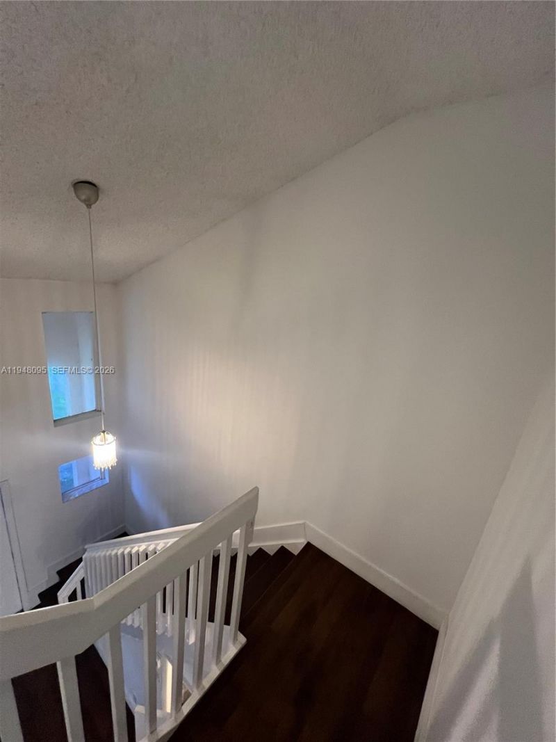 561 Racquet Club Rd, Unit 21, Weston, FL 33326 Photo