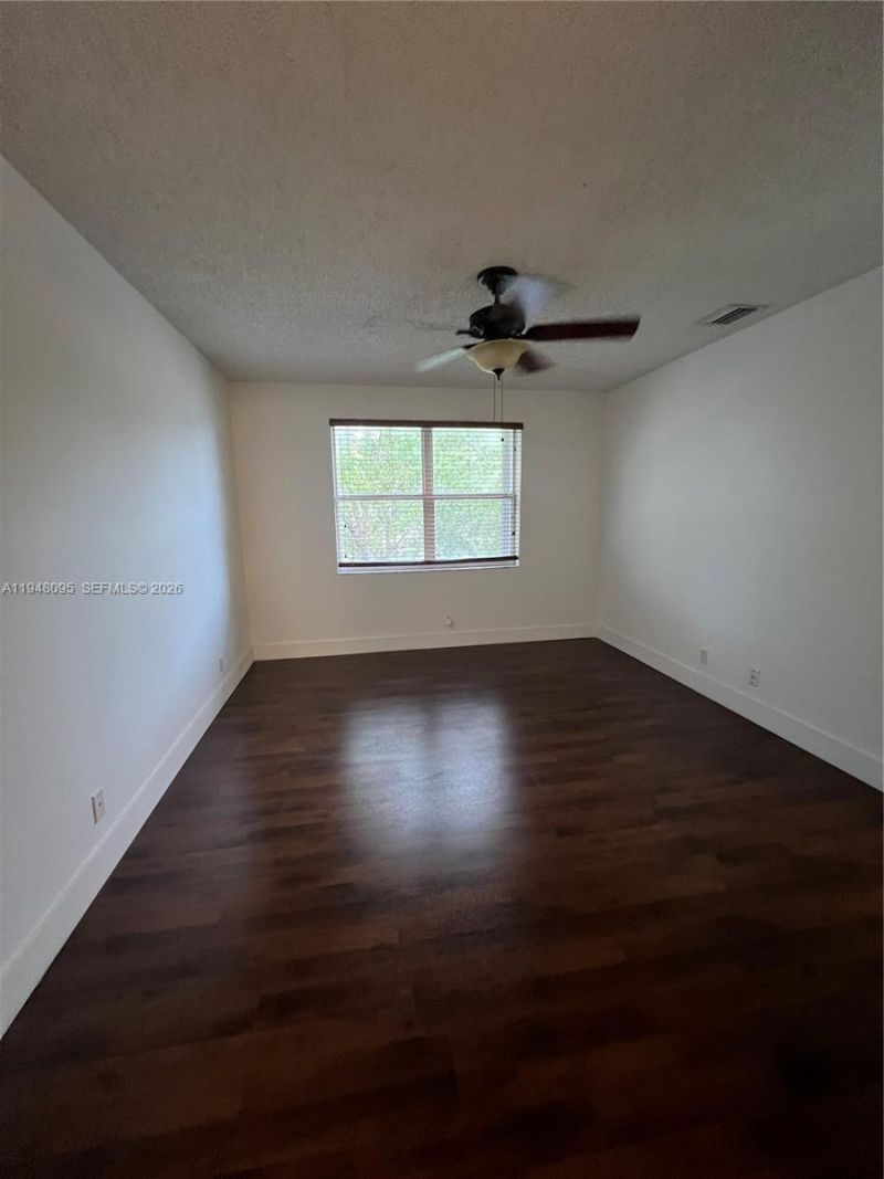 561 Racquet Club Rd, Unit 21, Weston, FL 33326 Photo