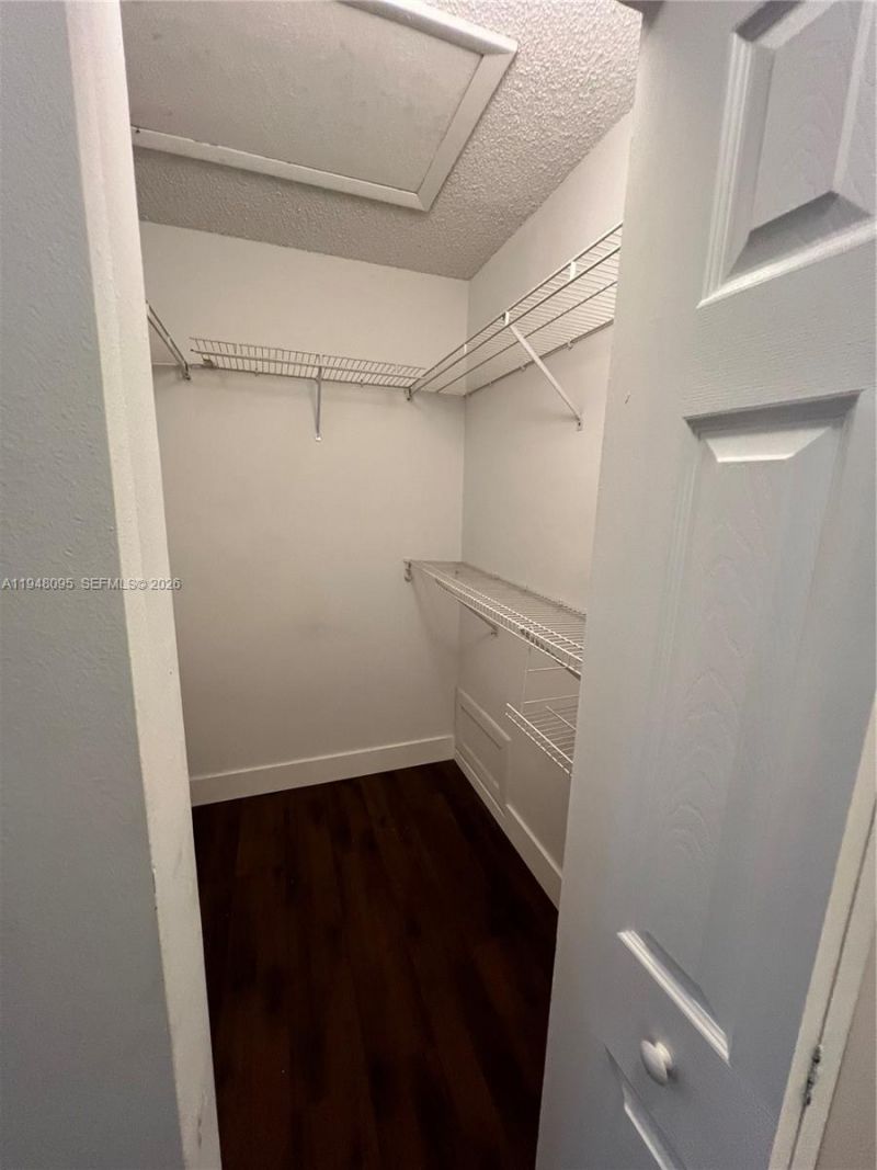 561 Racquet Club Rd, Unit 21, Weston, FL 33326 Photo