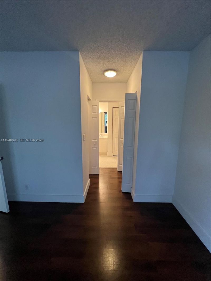 561 Racquet Club Rd, Unit 21, Weston, FL 33326 Photo