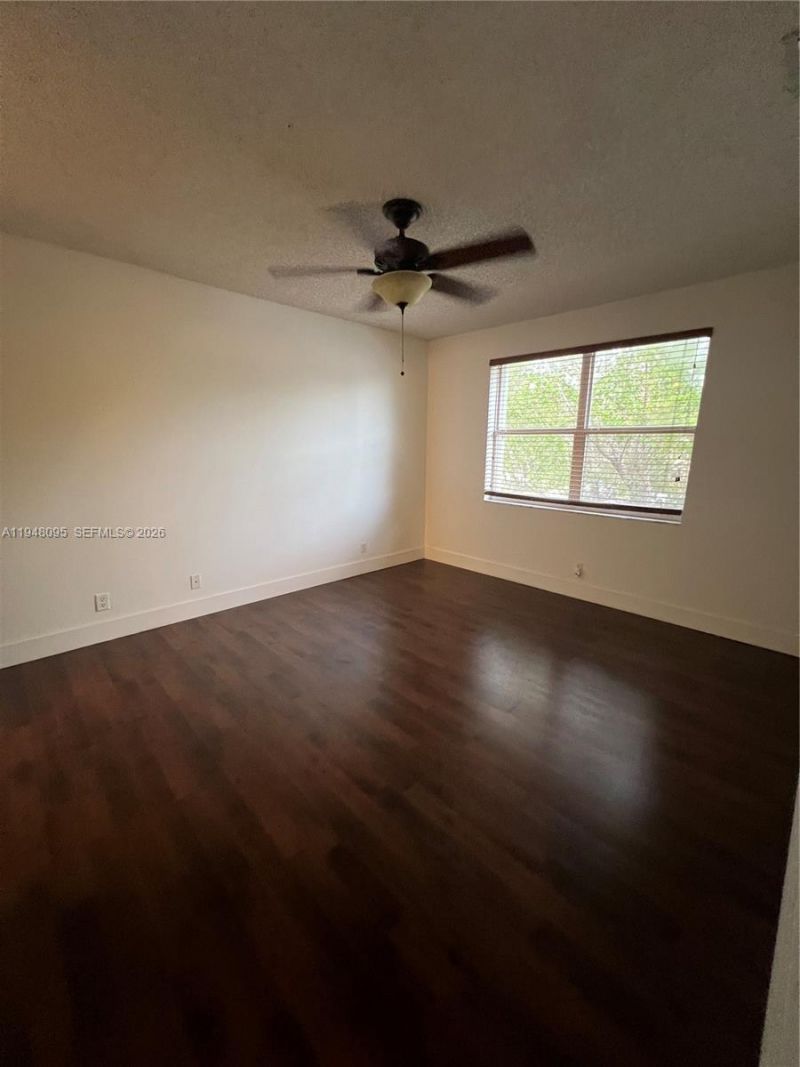 561 Racquet Club Rd, Unit 21, Weston, FL 33326 Photo