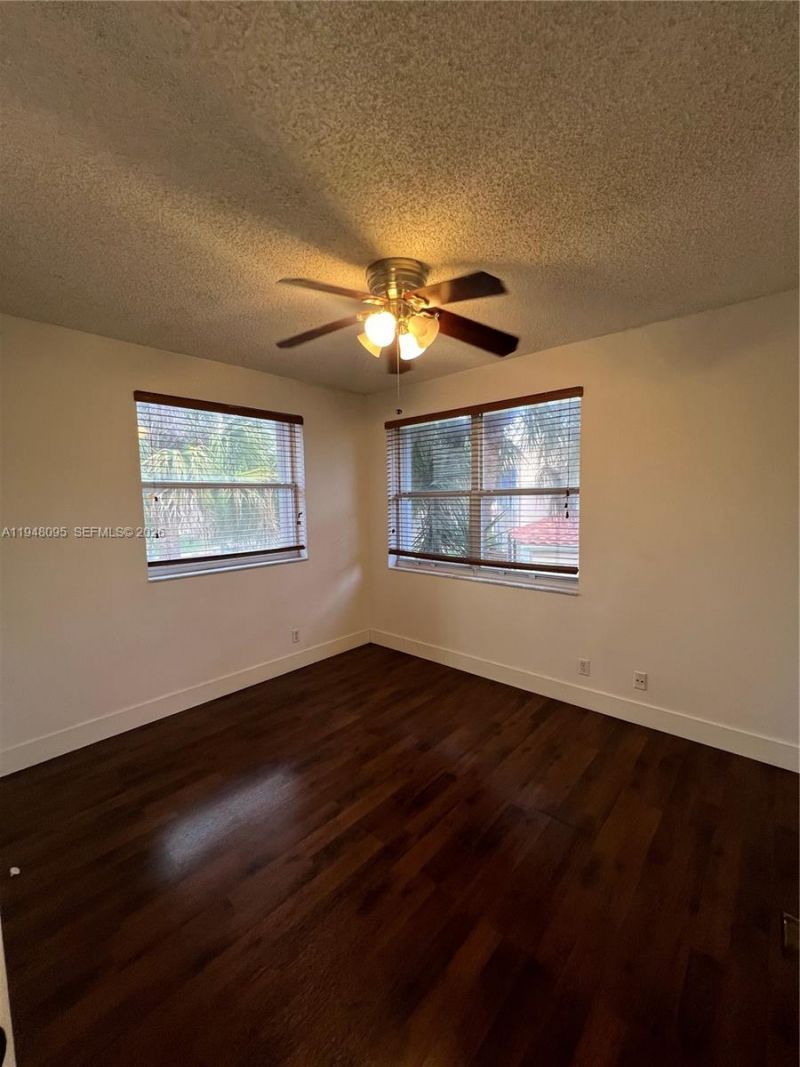 561 Racquet Club Rd, Unit 21, Weston, FL 33326 Photo