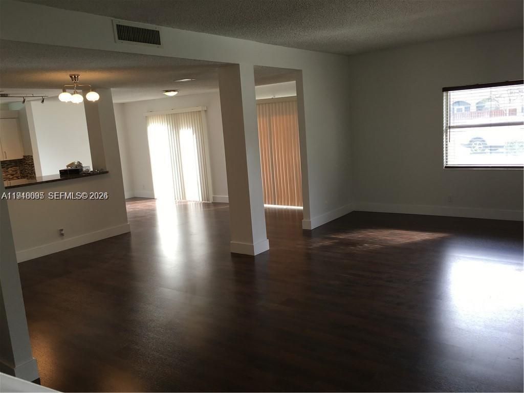 561 Racquet Club Rd, Unit 21, Weston, FL 33326 Photo