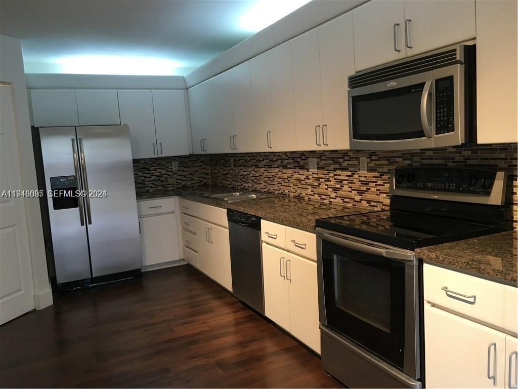 561 Racquet Club Rd, Unit 21, Weston, FL 33326 Photo