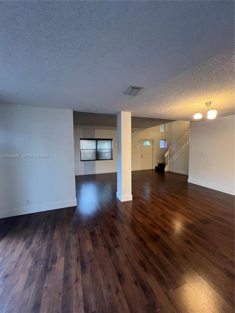 561 Racquet Club Rd, Unit 21, Weston, FL 33326 Photo
