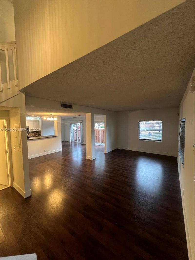 561 Racquet Club Rd, Unit 21, Weston, FL 33326 Photo