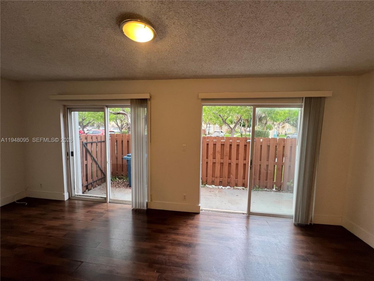 561 Racquet Club Rd, Unit 21, Weston, FL 33326 Photo