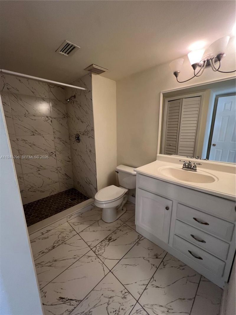 379 Lakeview Dr, Unit 205, Weston, FL 33326 Photo