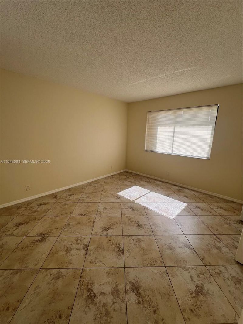 379 Lakeview Dr, Unit 205, Weston, FL 33326 Photo