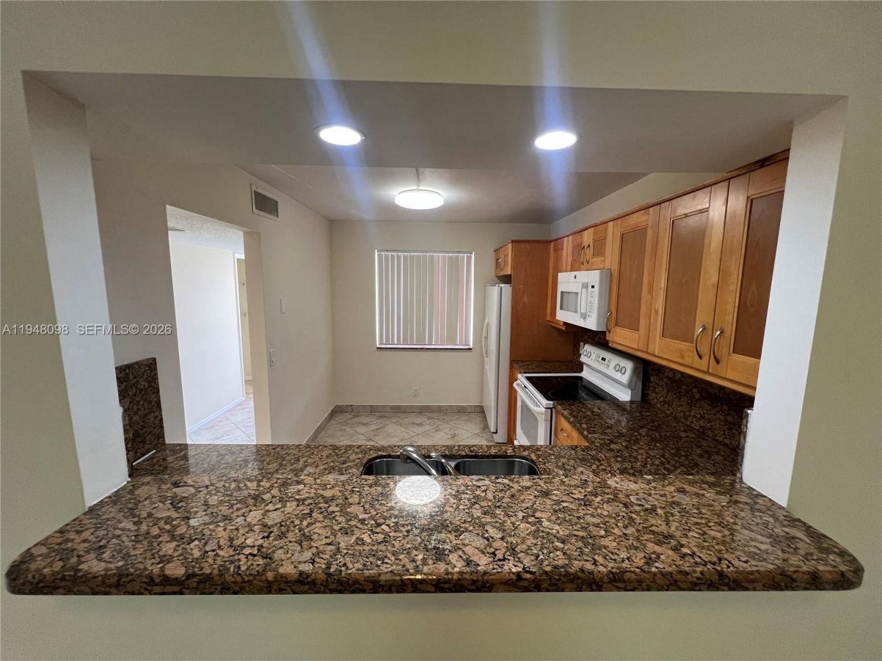 379 Lakeview Dr, Unit 205, Weston, FL 33326 Photo