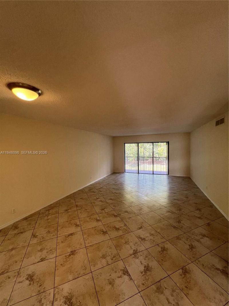 379 Lakeview Dr, Unit 205, Weston, FL 33326 Photo