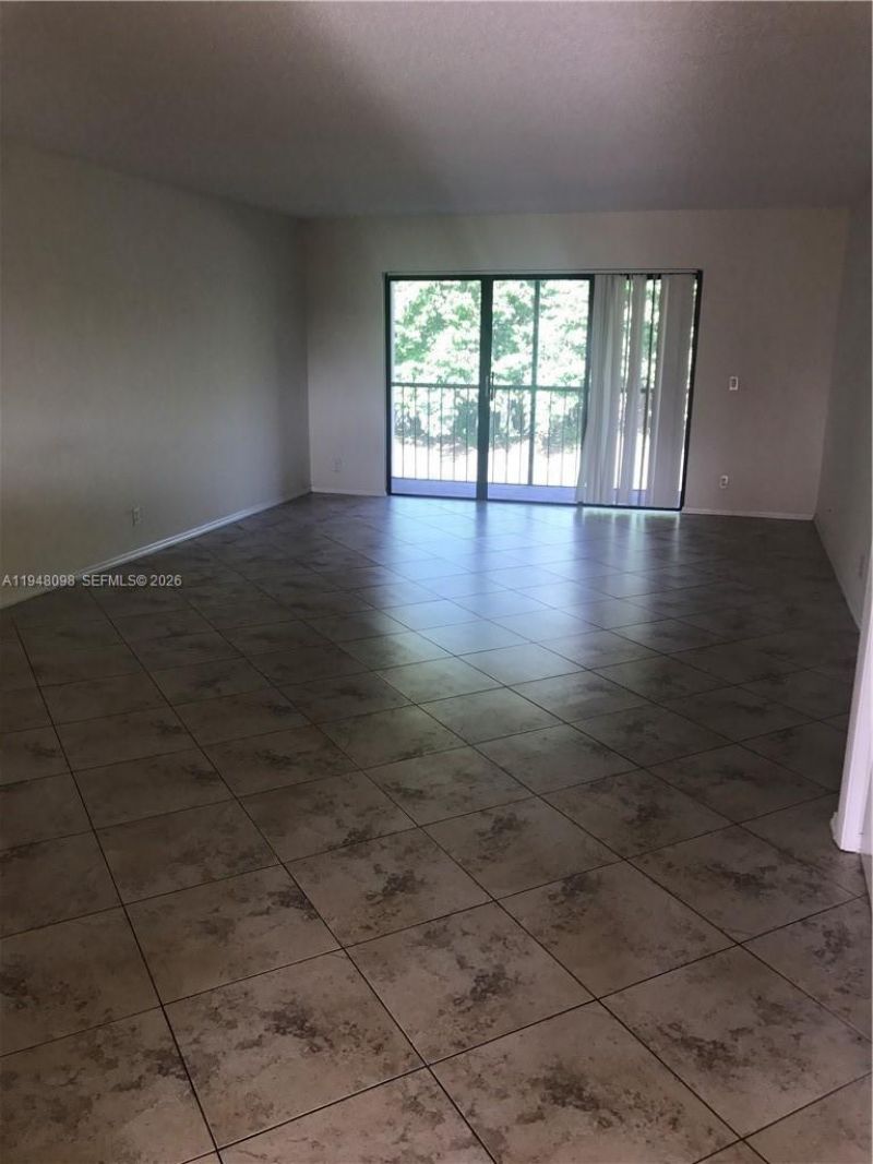 379 Lakeview Dr, Unit 205, Weston, FL 33326 Photo