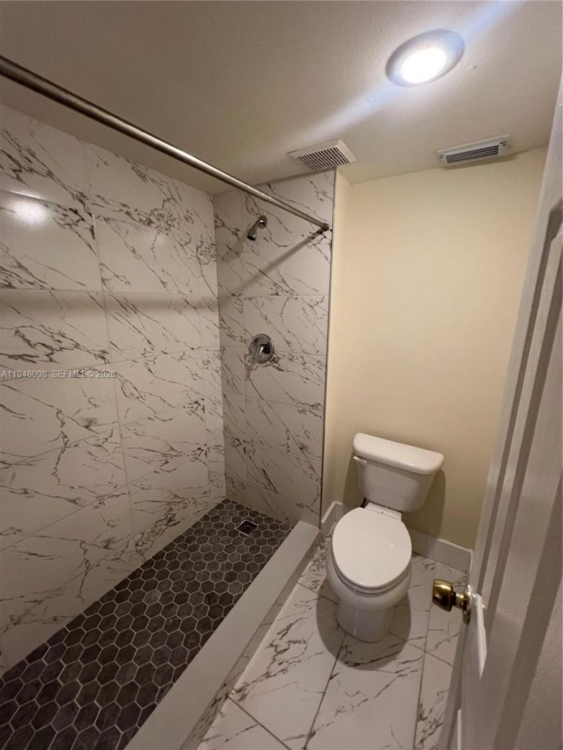 379 Lakeview Dr, Unit 205, Weston, FL 33326 Photo