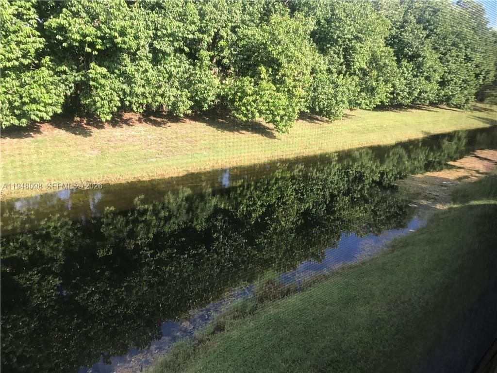 379 Lakeview Dr, Unit 205, Weston, FL 33326 Photo