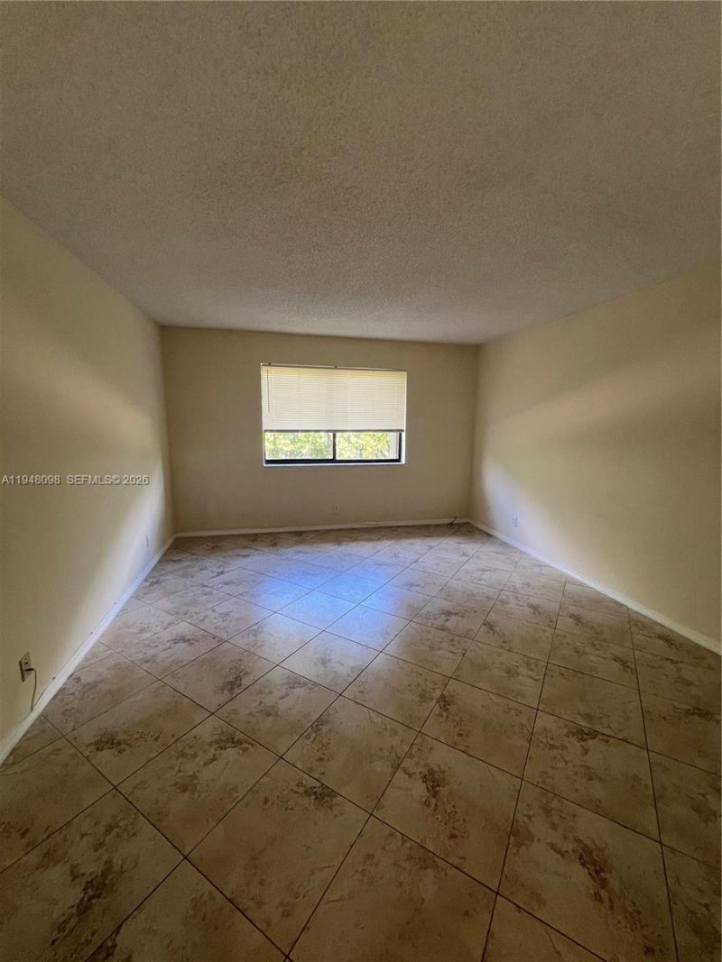 379 Lakeview Dr, Unit 205, Weston, FL 33326 Photo