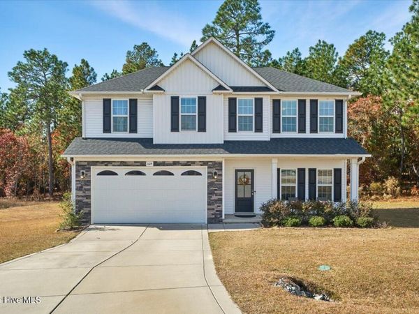 1614 Redbud Court, Aberdeen, NC 28315