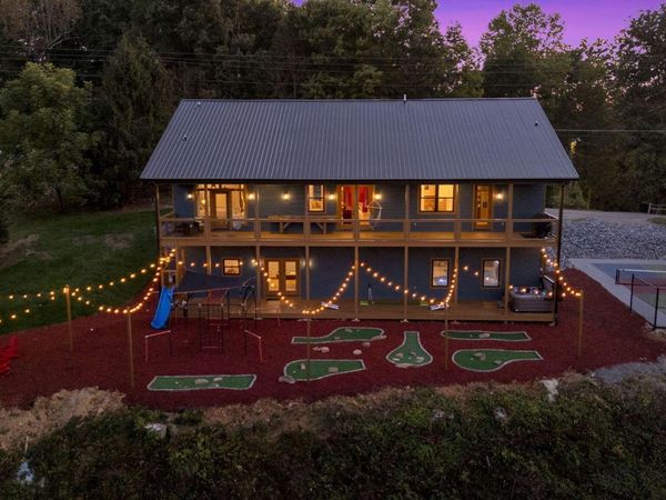 3369 Robeson Rd, Sevierville, TN 37862