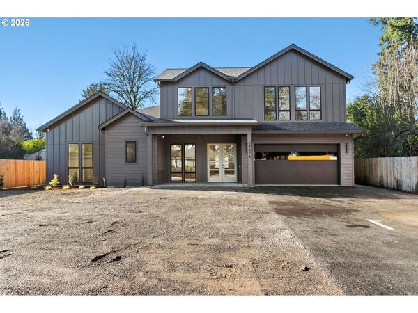 19319 SE RIVER RD, Milwaukie, OR 97267