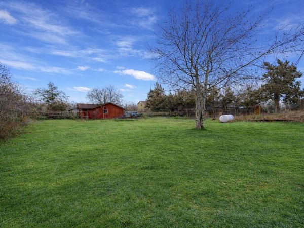 2648 SW Umatilla Court, Redmond, OR 97756