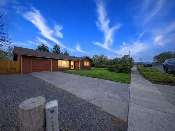 2634 SW Umatilla Court, Redmond, OR 97756