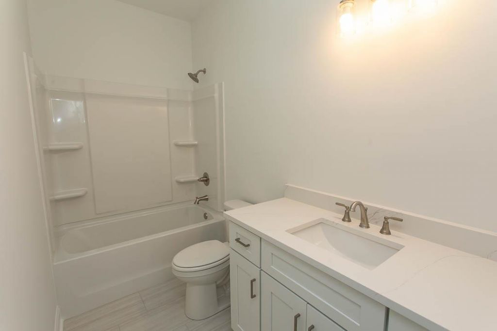 2212 Dykman Circle Photo 10