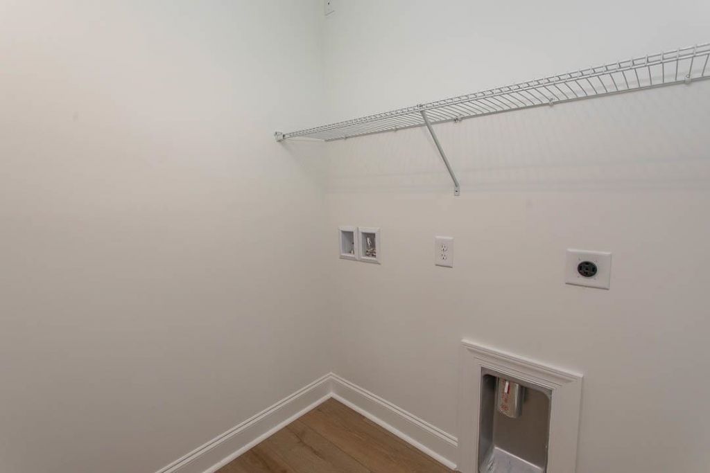 2212 Dykman Circle Photo 13