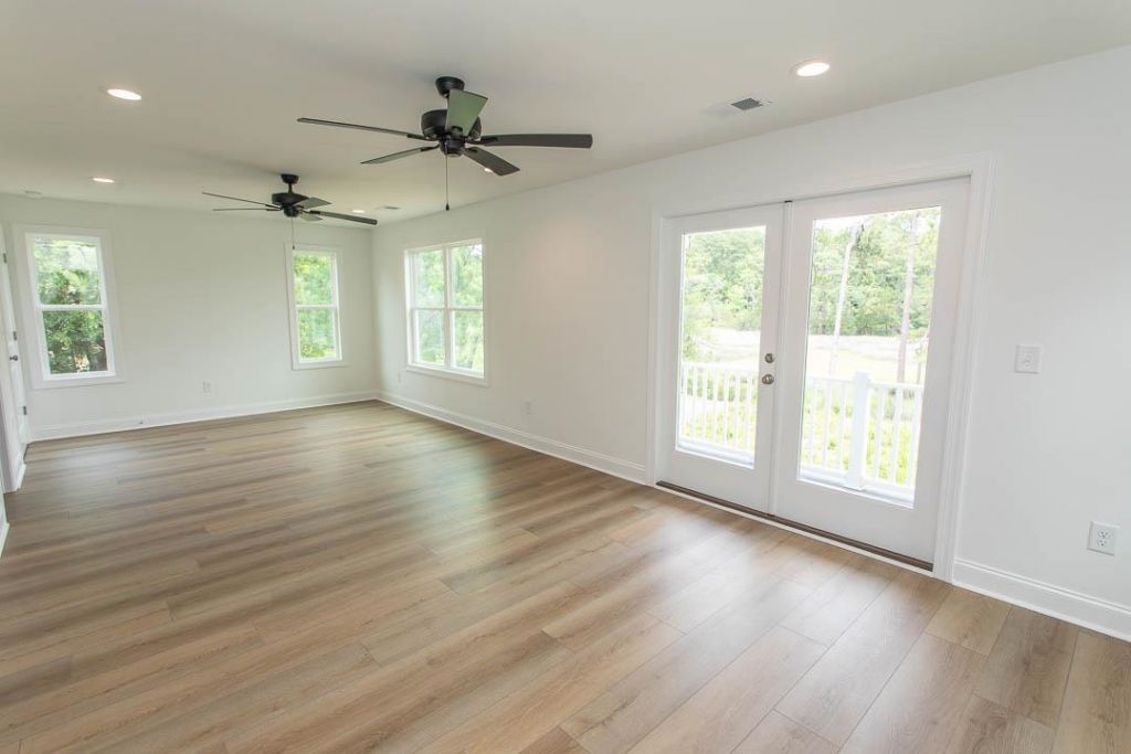 2212 Dykman Circle Photo 21